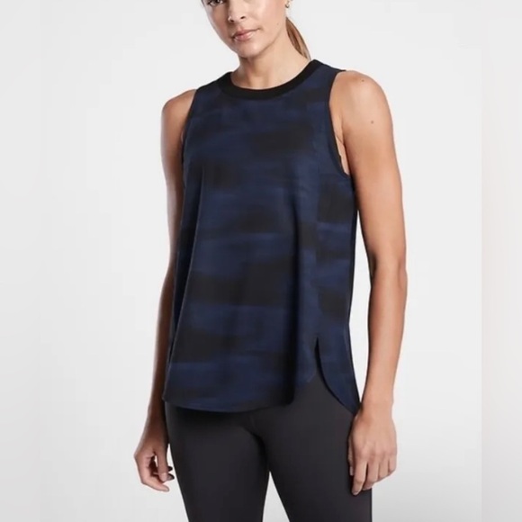 ATHLETA WOMEN'S ZEPHYR PRINT TANK IN BLURRED CAMO NAVY SIZE XS - Picture 1 of 10